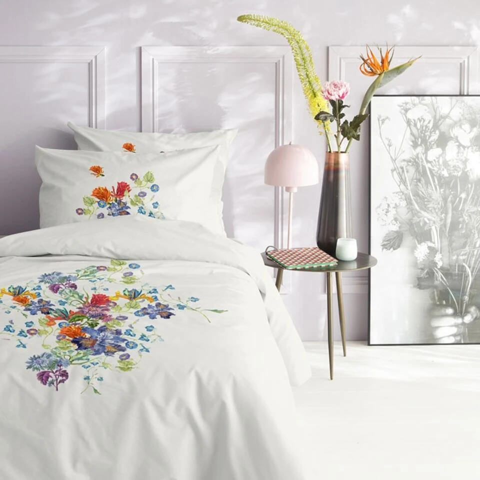 Cinderella Dekbedovertrek Iris - Satijn - 140x200/220 Cm - Off White 6 Cinderella Dekbedovertrek Iris - Satijn - 140x200/220 Cm - Off White - Afbeelding 4